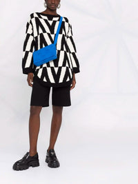Oversized V Logo Sweater Photo 2