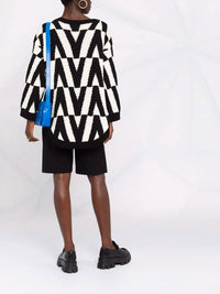 Oversized V Logo Sweater Photo 3
