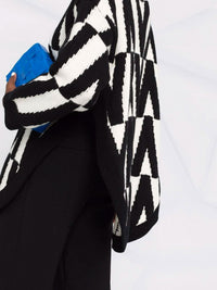 Oversized V Logo Sweater Photo 5